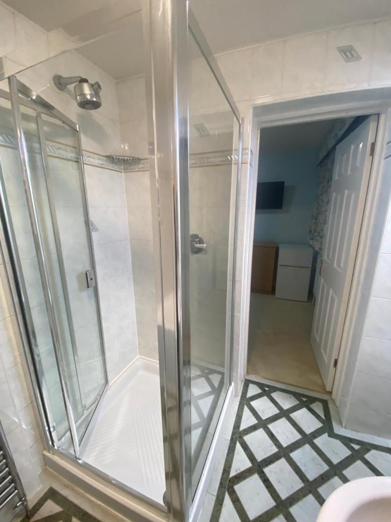 The Heathrow Lodge London Uk هارموندسورث المظهر الخارجي الصورة